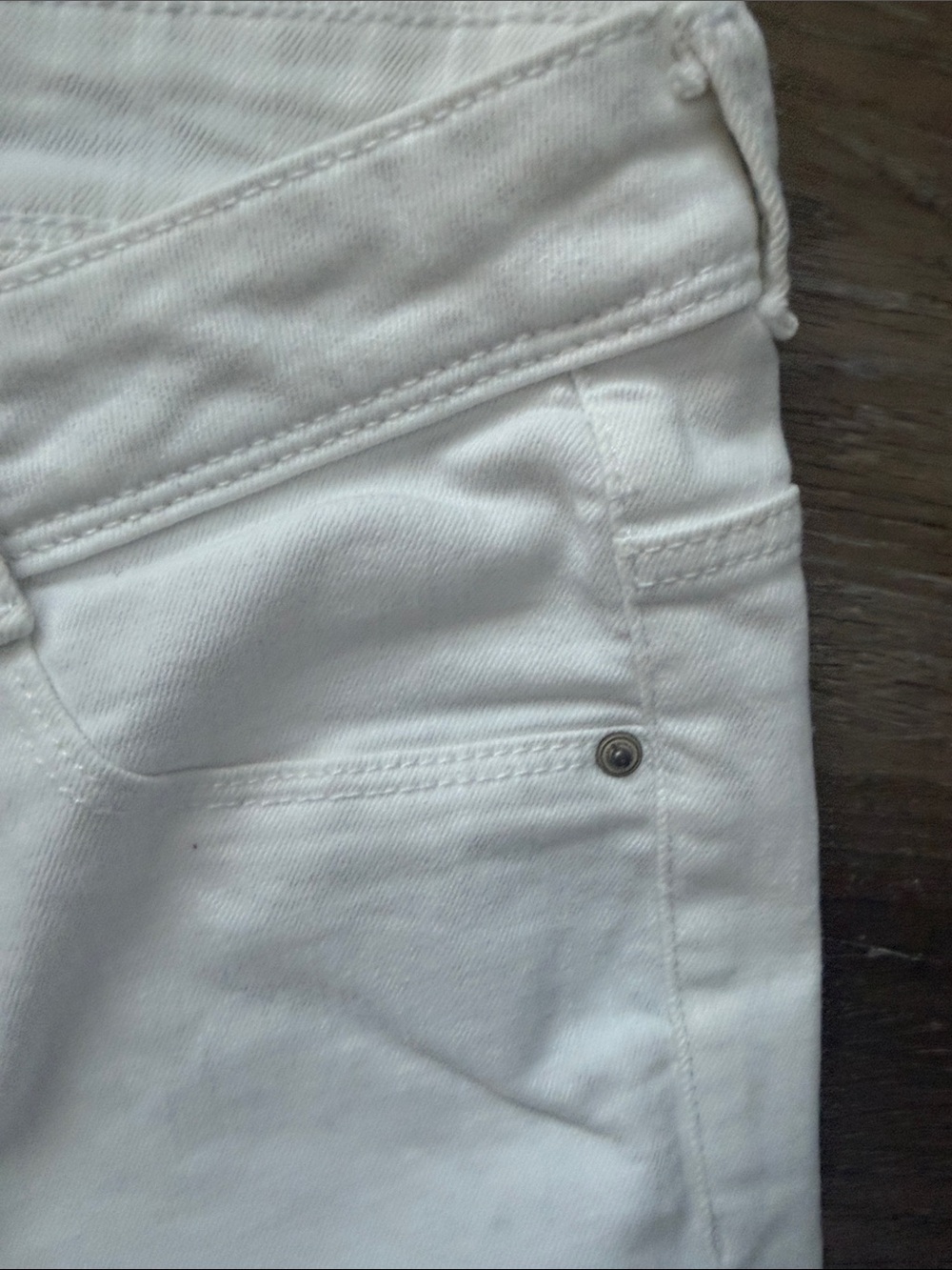Zara White Skinny Jeans with Knee Rips - Picture 5 of 7